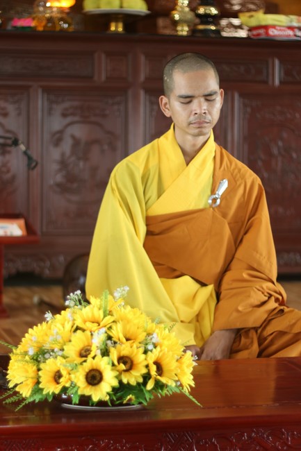 One- day Practice and Three-Jewel refuge Ceremony at Giai Lam Pagoda - Ha Tinh