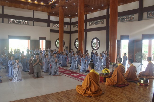 One- day Practice and Three-Jewel refuge Ceremony at Giai Lam Pagoda - Ha Tinh