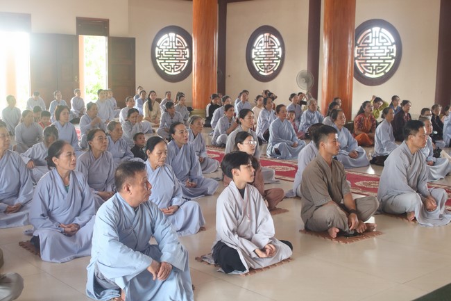 One- day Practice and Three-Jewel refuge Ceremony at Giai Lam Pagoda - Ha Tinh