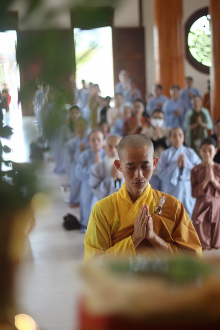 One- day Practice and Three-Jewel refuge Ceremony at Giai Lam Pagoda - Ha Tinh