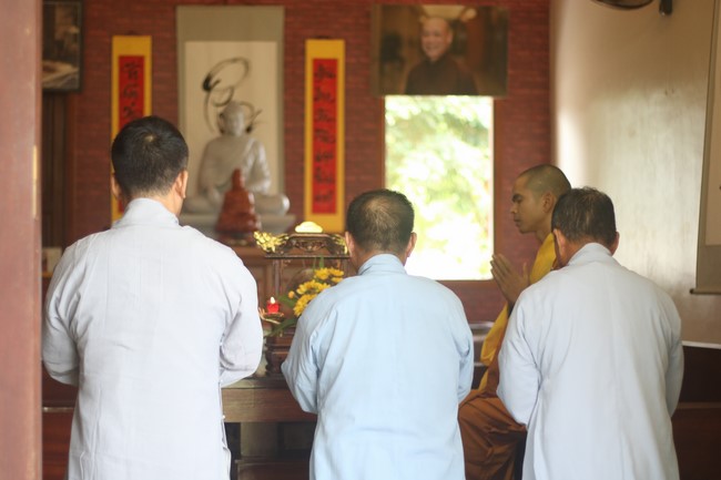 One- day Practice and Three-Jewel refuge Ceremony at Giai Lam Pagoda - Ha Tinh