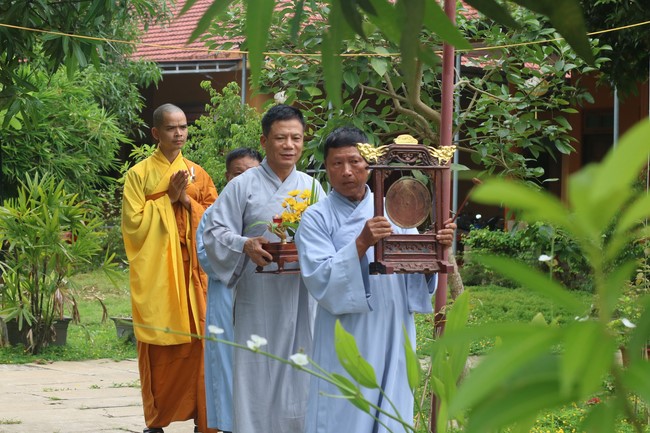 One- day Practice and Three-Jewel refuge Ceremony at Giai Lam Pagoda - Ha Tinh