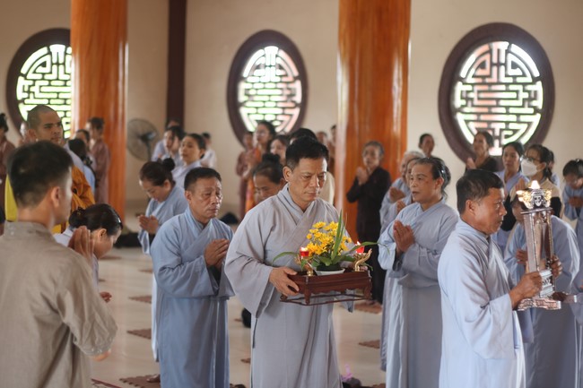 One- day Practice and Three-Jewel refuge Ceremony at Giai Lam Pagoda - Ha Tinh