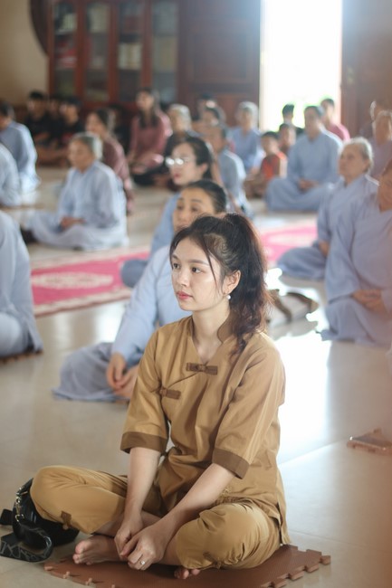 One- day Practice and Three-Jewel refuge Ceremony at Giai Lam Pagoda - Ha Tinh