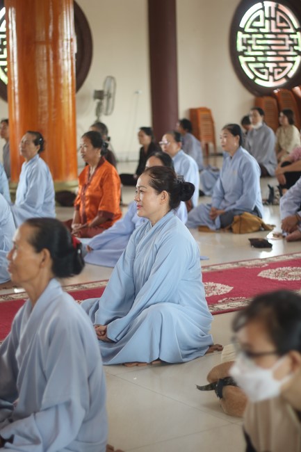 One- day Practice and Three-Jewel refuge Ceremony at Giai Lam Pagoda - Ha Tinh