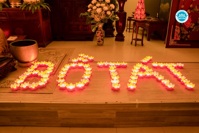 The Rite chanting Ksihitigarbha and the candle lighting night at Dong Cao Pagoda, Thanh Hoa