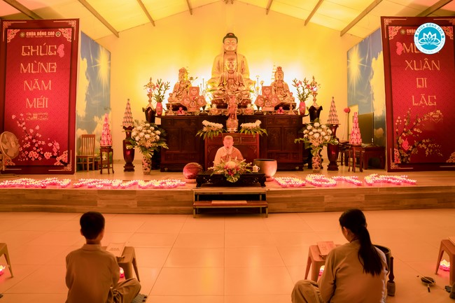 The Rite chanting Ksihitigarbha and the candle lighting night at Dong Cao Pagoda, Thanh Hoa