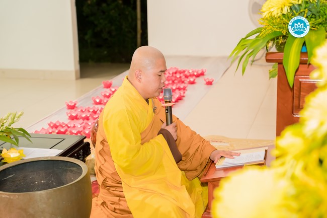 The Rite chanting Ksihitigarbha and the candle lighting night at Dong Cao Pagoda, Thanh Hoa