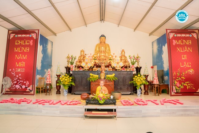 The Rite chanting Ksihitigarbha and the candle lighting night at Dong Cao Pagoda, Thanh Hoa