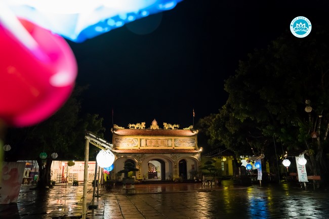 The Rite chanting Ksihitigarbha and the candle lighting night at Dong Cao Pagoda, Thanh Hoa