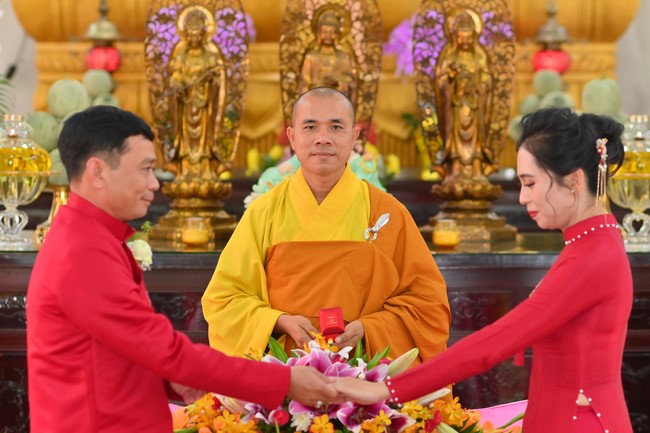 Wedding Ceremony at the pagoda