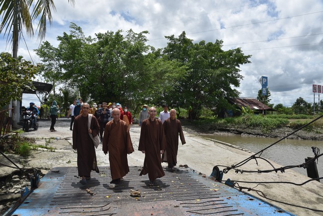 Releasing creatures in Cu Chi district of the Charity Board