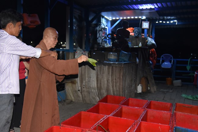 Releasing creatures in Cu Chi district of the Charity Board
