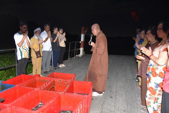 Releasing creatures in Cu Chi district of the Charity Board