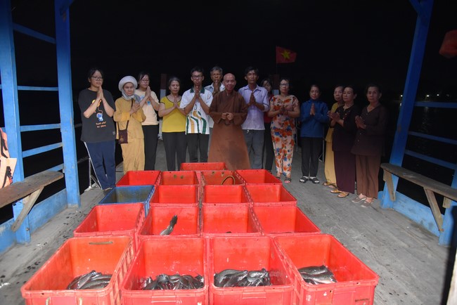 Releasing creatures in Cu Chi district of the Charity Board