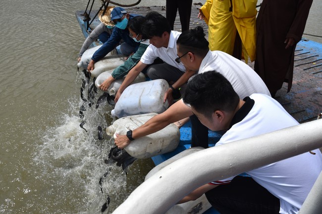 Releasing creatures in Cu Chi district of the Charity Board