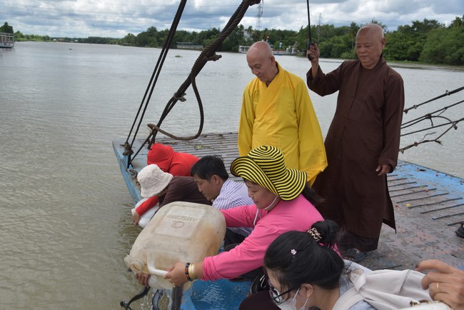 Releasing creatures in Cu Chi district of the Charity Board