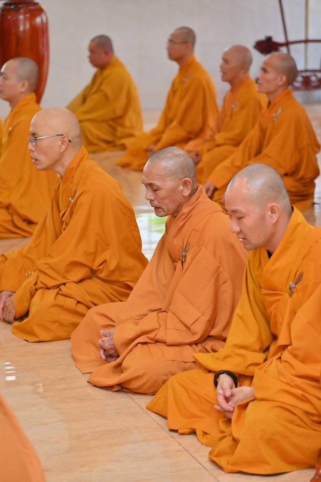Holding Pravaranà Ceremony of the Director Board (DB) of Hoc Mon district's Vietnam Buddhist Sangha (VBS)