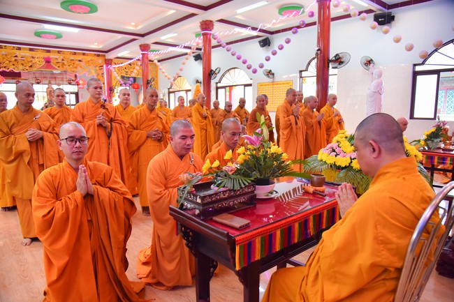 Holding Pravaranà Ceremony of the Director Board (DB) of Hoc Mon district's Vietnam Buddhist Sangha (VBS)