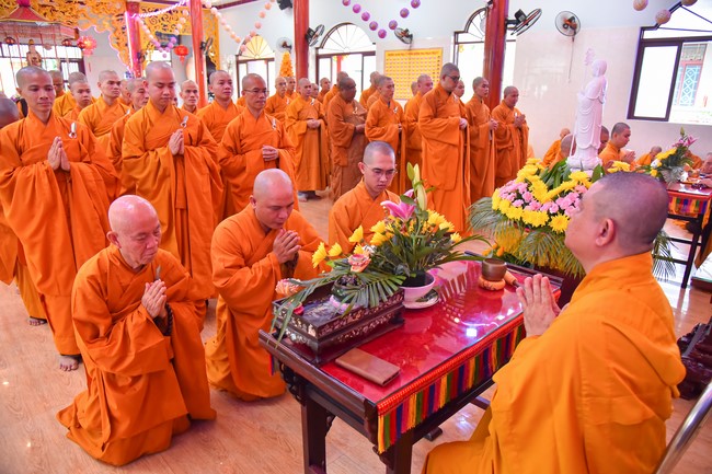 Holding Pravaranà Ceremony of the Director Board (DB) of Hoc Mon district's Vietnam Buddhist Sangha (VBS)