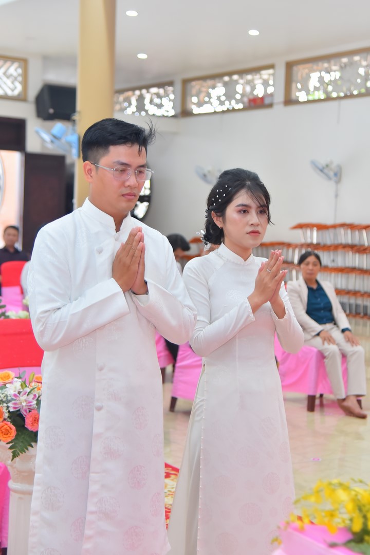 Wedding Ceremony at the pagoda
