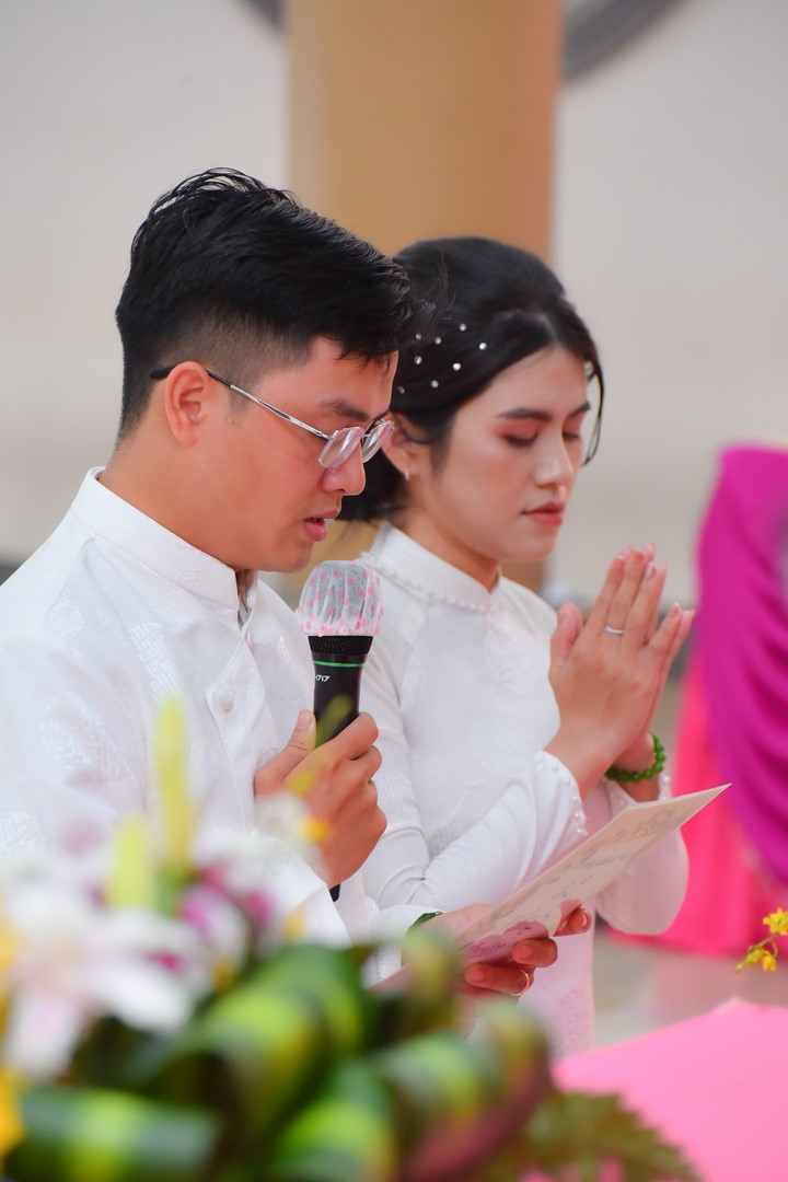 Wedding Ceremony at the pagoda