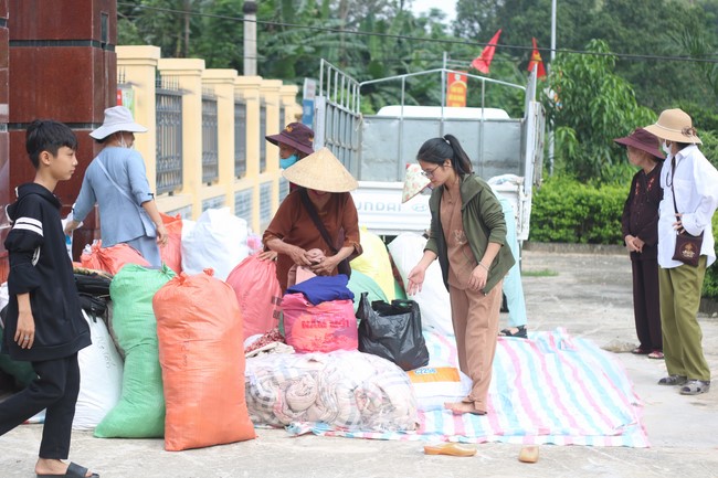 Enjoy the Full Moon Festival for Kids in Son Hong border area of Giai Lam Pagoda, Ha Tinh