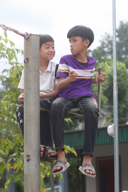 Enjoy the Full Moon Festival for Kids in Son Hong border area of Giai Lam Pagoda, Ha Tinh