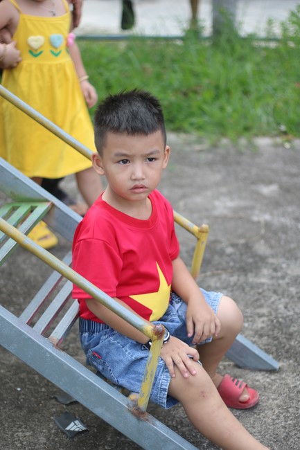 Enjoy the Full Moon Festival for Kids in Son Hong border area of Giai Lam Pagoda, Ha Tinh