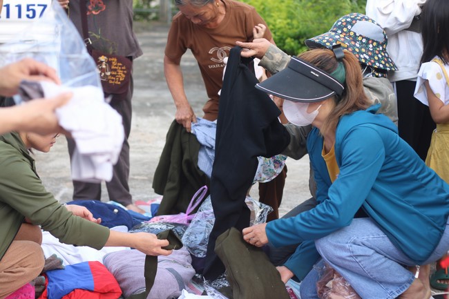 Enjoy the Full Moon Festival for Kids in Son Hong border area of Giai Lam Pagoda, Ha Tinh