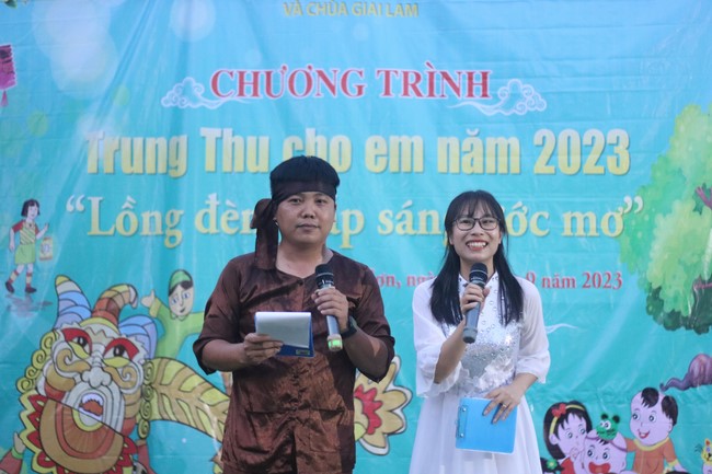 Enjoy the Full Moon Festival for Kids in Son Hong border area of Giai Lam Pagoda, Ha Tinh