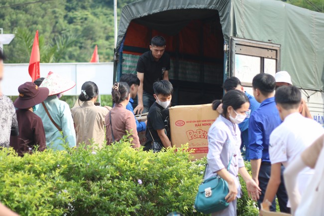 Enjoy the Full Moon Festival for Kids in Son Hong border area of Giai Lam Pagoda, Ha Tinh