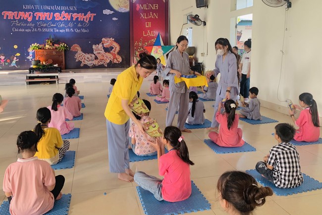 The 13th Lotus seeds Sowing Retreat at Dong Cao Pagoda, Thanh Hoa
