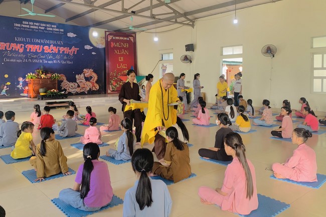 The 13th Lotus seeds Sowing Retreat at Dong Cao Pagoda, Thanh Hoa