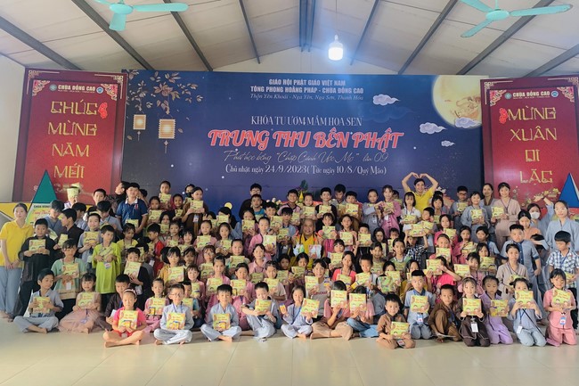 The 13th Lotus seeds Sowing Retreat at Dong Cao Pagoda, Thanh Hoa