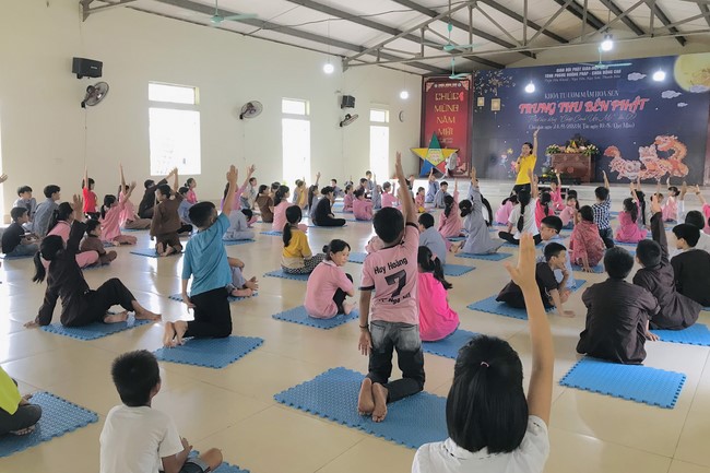 The 13th Lotus seeds Sowing Retreat at Dong Cao Pagoda, Thanh Hoa