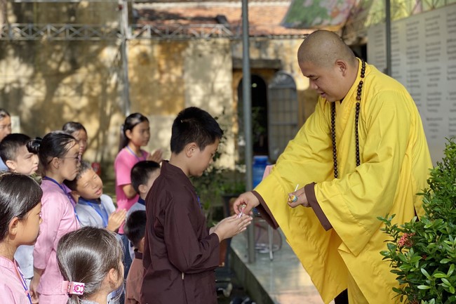 The 13th Lotus seeds Sowing Retreat at Dong Cao Pagoda, Thanh Hoa