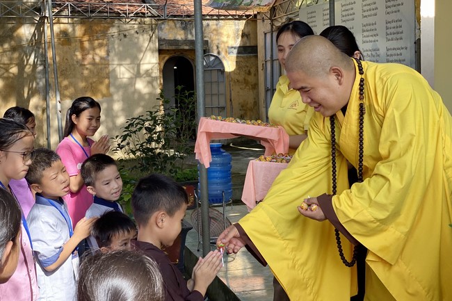 The 13th Lotus seeds Sowing Retreat at Dong Cao Pagoda, Thanh Hoa