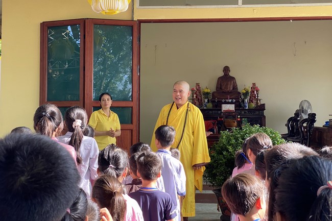 The 13th Lotus seeds Sowing Retreat at Dong Cao Pagoda, Thanh Hoa