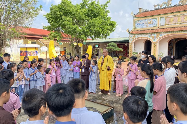 The 13th Lotus seeds Sowing Retreat at Dong Cao Pagoda, Thanh Hoa