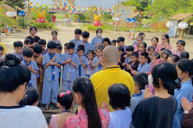 The 13th Lotus seeds Sowing Retreat at Dong Cao Pagoda, Thanh Hoa