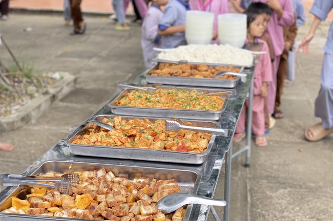 The 13th Lotus seeds Sowing Retreat at Dong Cao Pagoda, Thanh Hoa