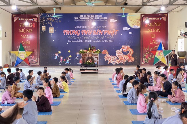 The 13th Lotus seeds Sowing Retreat at Dong Cao Pagoda, Thanh Hoa