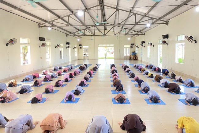 The 13th Lotus seeds Sowing Retreat at Dong Cao Pagoda, Thanh Hoa