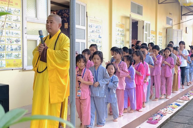 The 13th Lotus seeds Sowing Retreat at Dong Cao Pagoda, Thanh Hoa