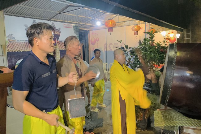 “Besides Buddha on Mid-Autumn Festival for Kids of Dong Cao Pagoda, Thanh Hoa