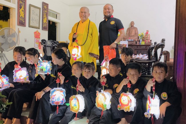“Besides Buddha on Mid-Autumn Festival for Kids of Dong Cao Pagoda, Thanh Hoa