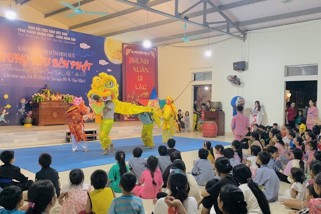 “Besides Buddha on Mid-Autumn Festival for Kids of Dong Cao Pagoda, Thanh Hoa