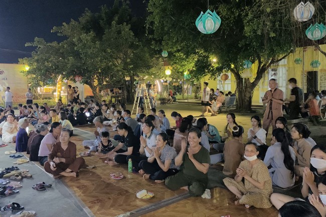 “Besides Buddha on Mid-Autumn Festival for Kids of Dong Cao Pagoda, Thanh Hoa