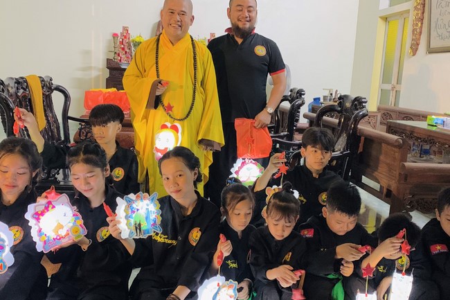 “Besides Buddha on Mid-Autumn Festival for Kids of Dong Cao Pagoda, Thanh Hoa